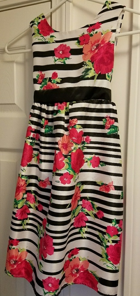 Girl's dress